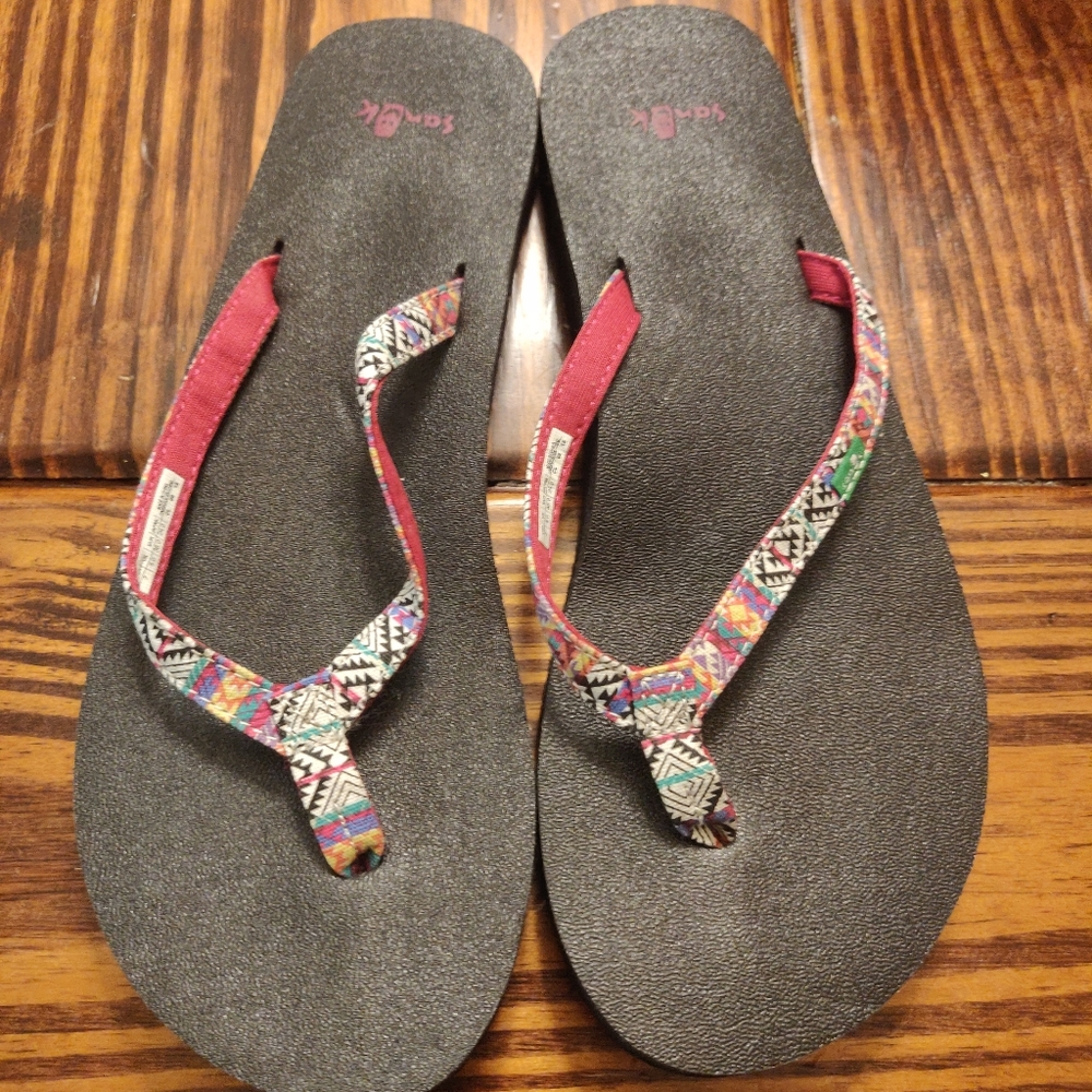 Sanuk Sz 7 Flip Flops